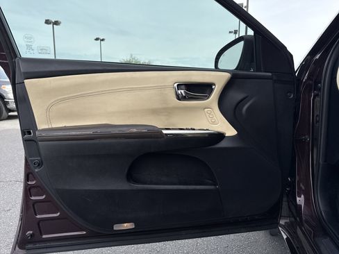 Used 2013 Toyota Avalon Limited image 11