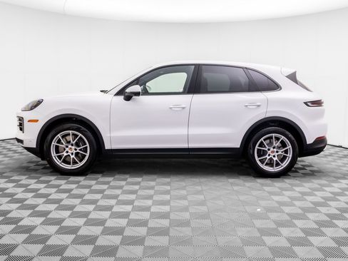 New 2026 Porsche Cayenne image 2