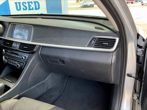 Used 2020 Kia Optima LX image 17