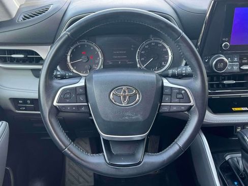 Used 2023 Toyota Highlander XLE image 15
