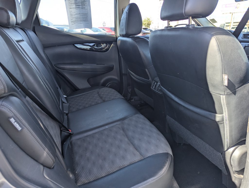 Used 2022 Nissan Rogue Sport SV w/ Technology Package AWD/4WD image 33