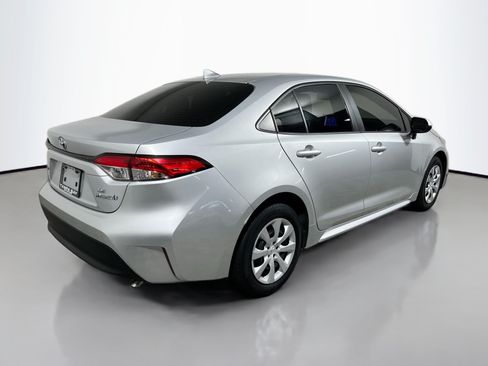 Used 2023 Toyota Corolla LE FWD image 4