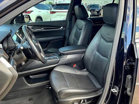 Used 2021 Cadillac XT6 Premium Luxury image 13