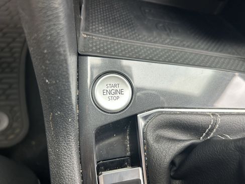 Certified 2023 Volkswagen Tiguan SE image 17