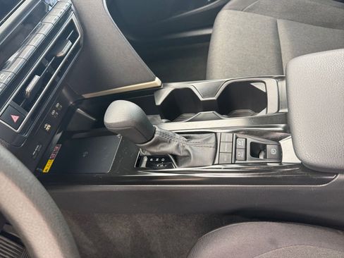 Used 2025 Toyota Camry LE image 41