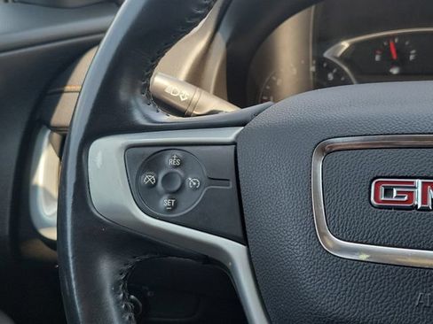 Used 2018 GMC Terrain SLE w/ Driver Convenience Package FWD image 11