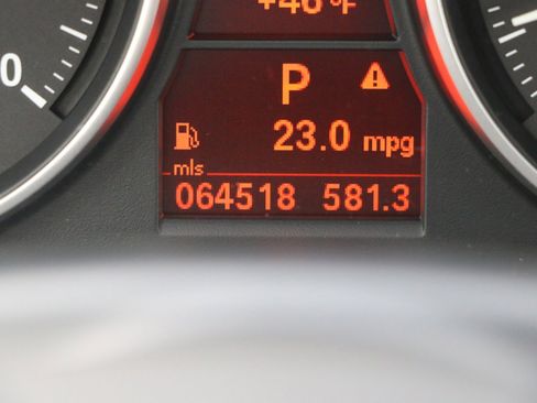 Used 2013 BMW 335i Convertible image 31