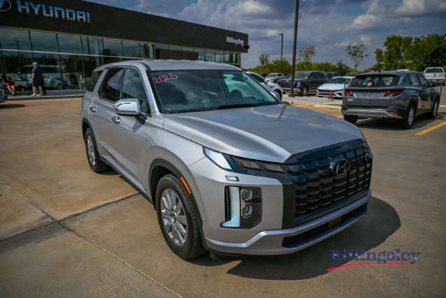 Used 2025 Hyundai Palisade SE FWD image 7