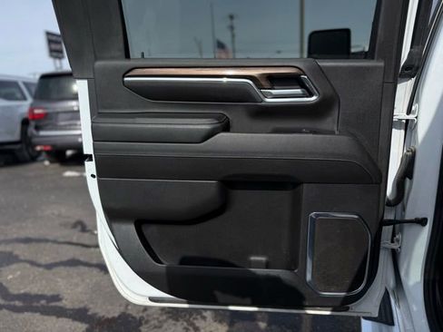 Used 2024 Chevrolet Silverado 2500 LT image 9