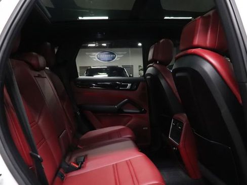Used 2022 Porsche Cayenne Platinum Edition AWD/4WD image 20