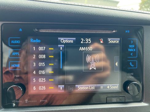 Used 2017 Toyota Sienna XLE Premium w/ Protection Package FWD image 20