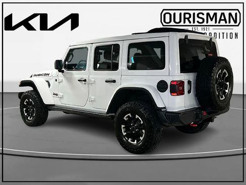Used 2025 Jeep Wrangler Unlimited Rubicon w/ Technology Group image 3