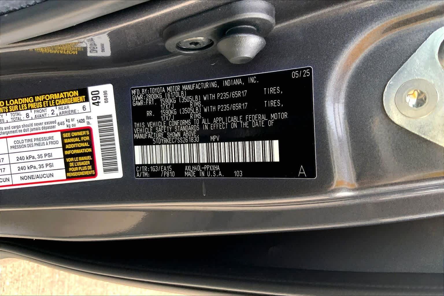 Certified 2025 Toyota Sienna XLE FWD image 34