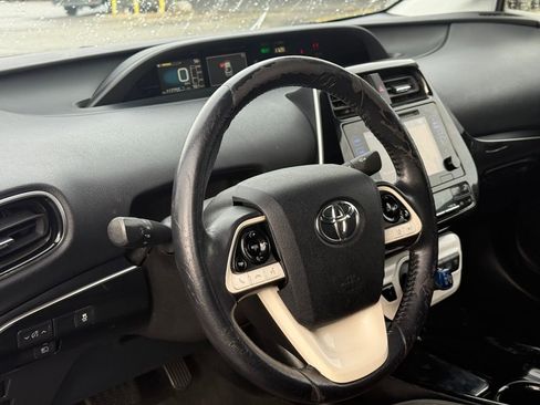 Used 2018 Toyota Prius Prime Plus FWD image 25