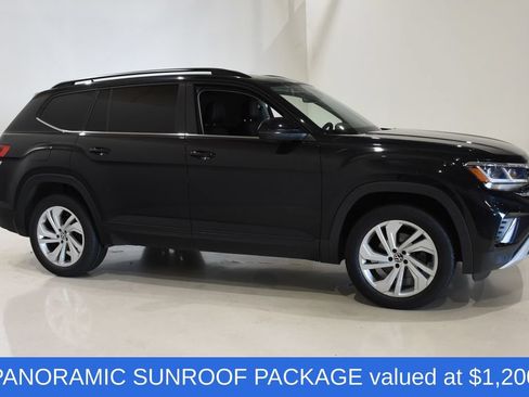 Used 2021 Volkswagen Atlas SE w/ Panoramic Sunroof Package AWD/4WD image 3