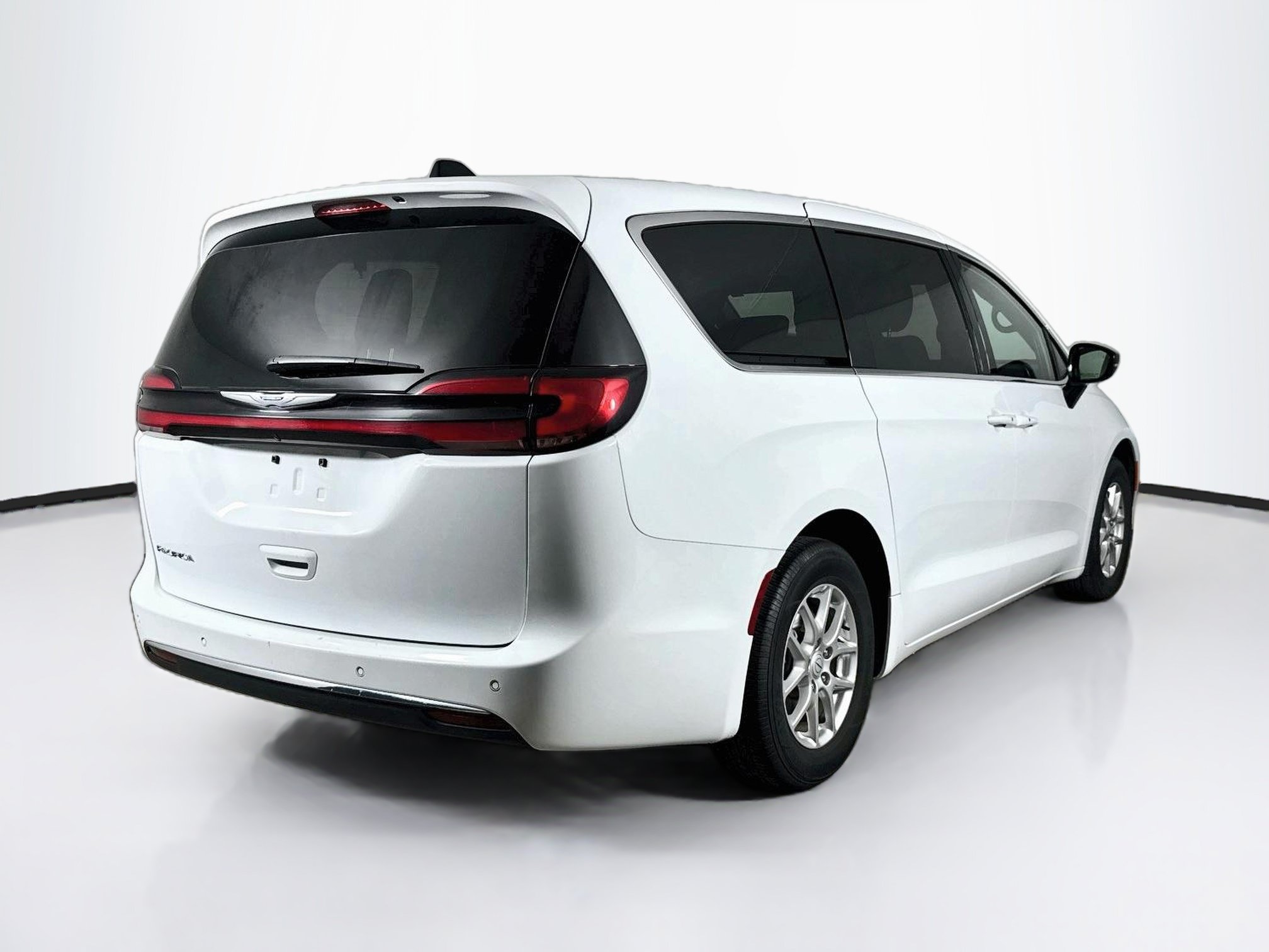 Used 2025 Chrysler Pacifica Select FWD image 31