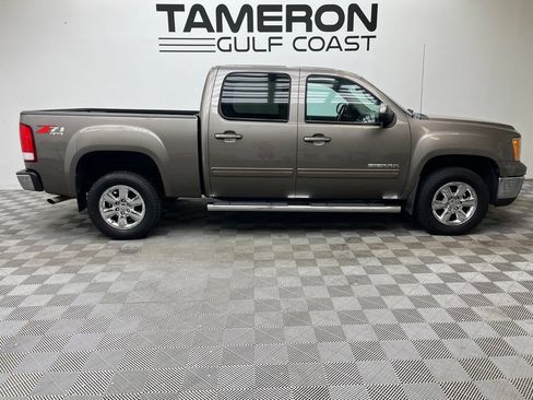 Used 2012 GMC Sierra 1500 SLT w/ SLT Convenience Package AWD/4WD image 4