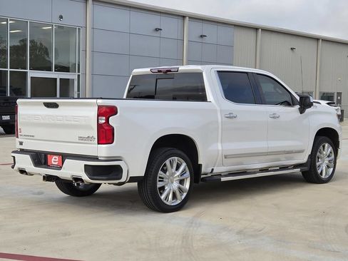 Used 2023 Chevrolet Silverado 1500 High Country w/ High Country Premium Package AWD/4WD image 7