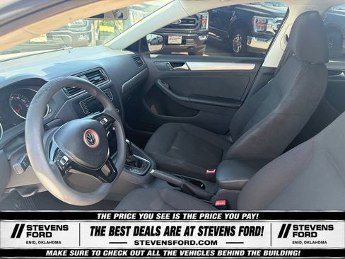 Used 2016 Volkswagen Jetta SE FWD image 15
