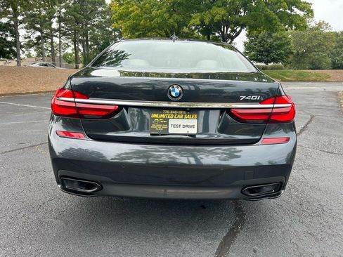 Used 2019 BMW 740i w/ Executive Package image 4