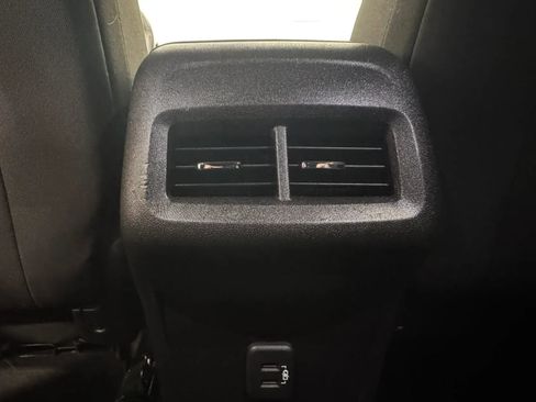 Used 2019 Chevrolet Equinox LT image 30