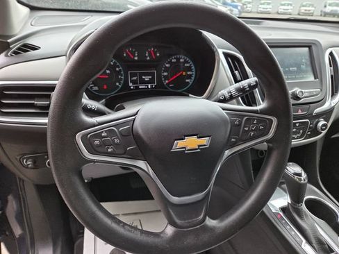 Used 2018 Chevrolet Equinox LS FWD image 14
