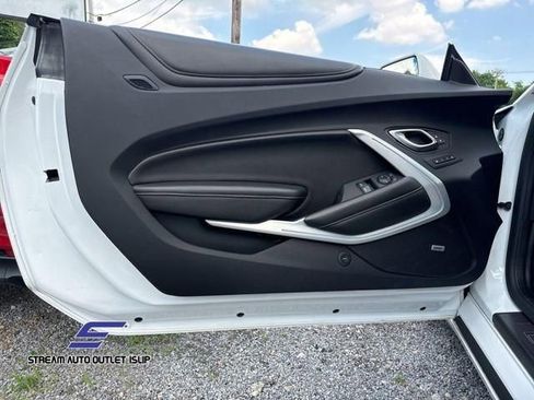 Used 2018 Chevrolet Camaro SS image 27