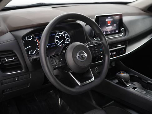 Used 2021 Nissan Rogue SV image 19