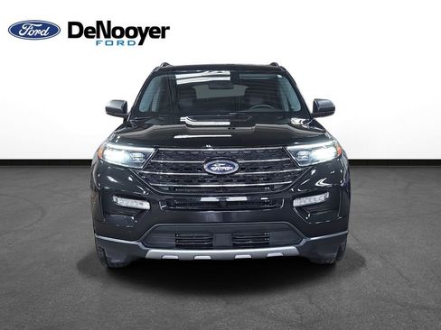 Used 2023 Ford Explorer XLT w/ Equipment Group 202A image 3