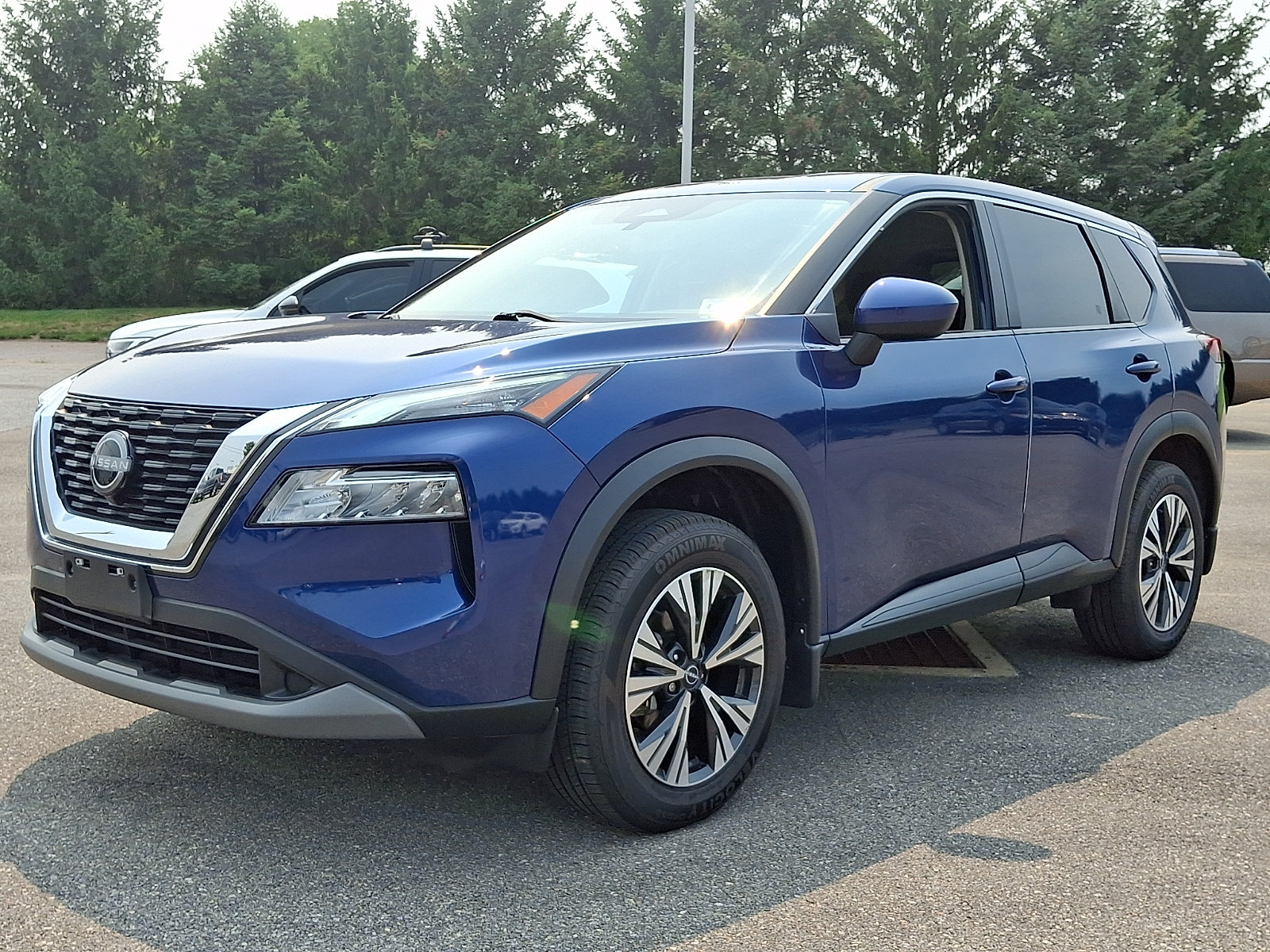 Used 2023 Nissan Rogue SV AWD/4WD image 5