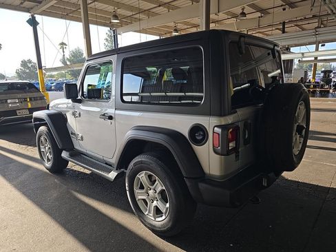 Used 2023 Jeep Wrangler Sport AWD/4WD image 4