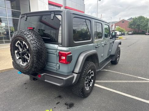 Used 2024 Jeep Wrangler Unlimited Rubicon 4xe w/ Convenience Group AWD/4WD image 3