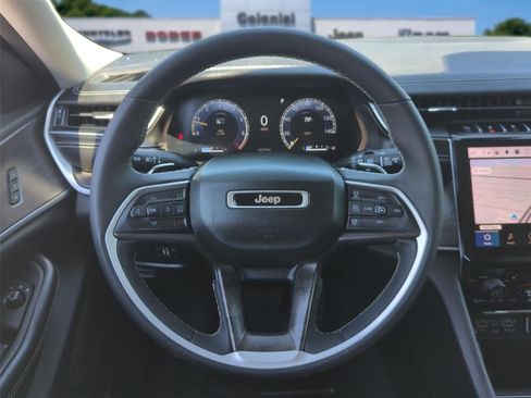 Used 2023 Jeep Grand Cherokee L Limited w/ Trailer Tow Group (B) AWD/4WD image 16
