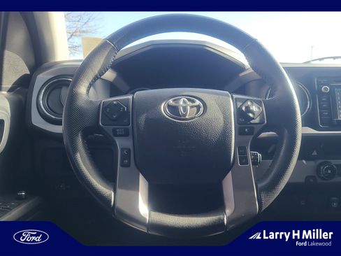 Used 2018 Toyota Tacoma SR5 image 9