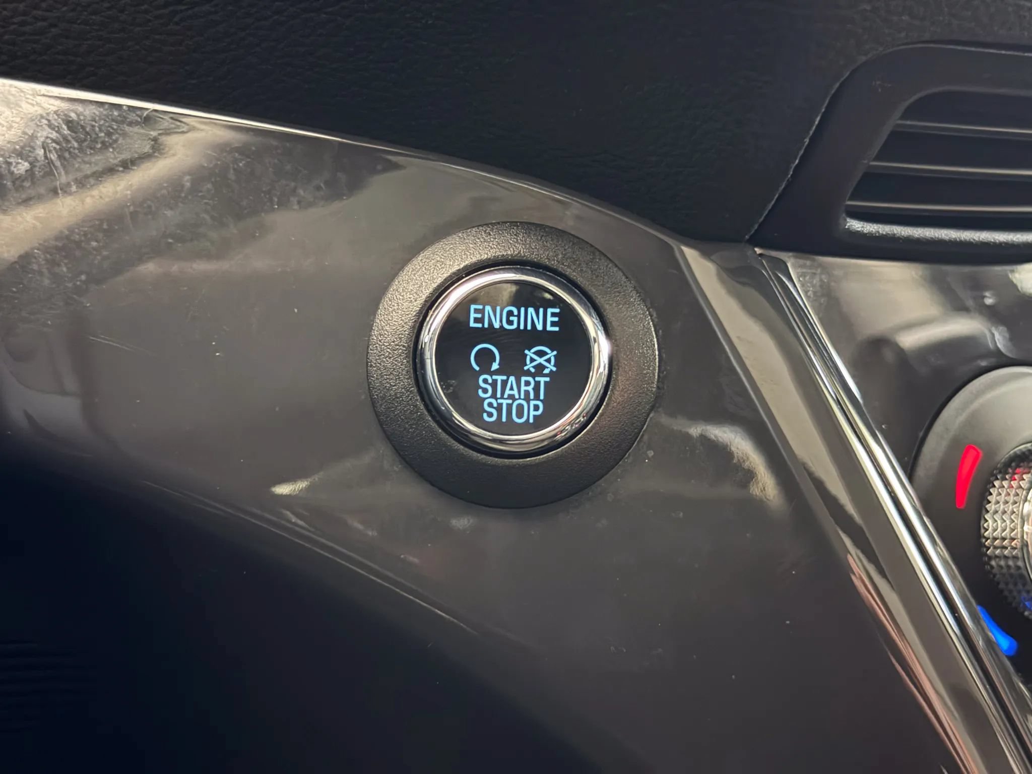 Used 2015 Ford Escape Titanium FWD image 36