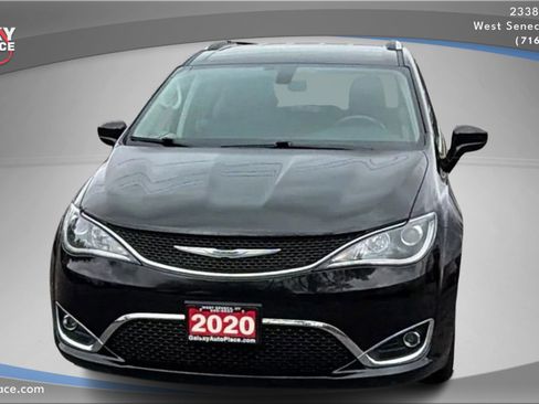 Used 2020 Chrysler Pacifica Touring-L Plus image 2