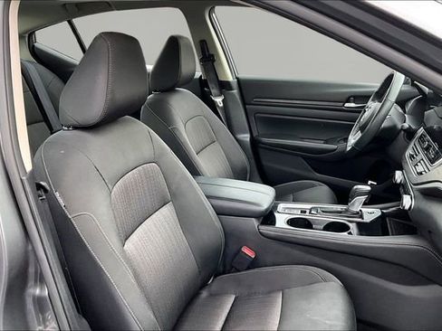 Used 2024 Nissan Altima 2.5 SV w/ SV Premium Package image 20