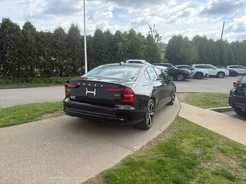 Used 2024 Volvo S60 B5 Plus AWD/4WD image 7