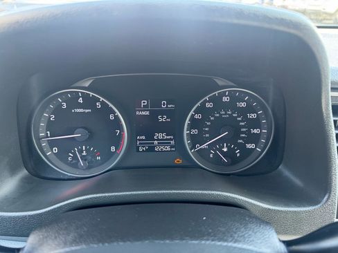 Used 2018 Hyundai Elantra SE w/ Cargo Package FWD image 16