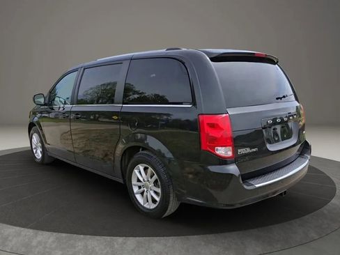 Used 2020 Dodge Grand Caravan SXT FWD image 5