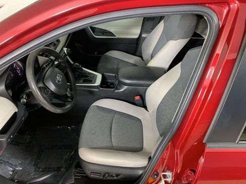 Used 2023 Toyota RAV4 XLE w/ Convenience Package FWD image 29