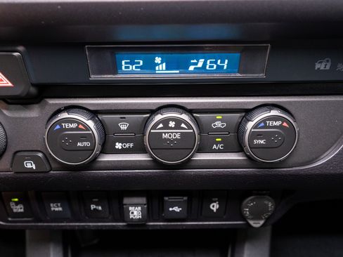 Used 2023 Toyota Tacoma TRD Sport w/ Technology Package AWD/4WD image 21