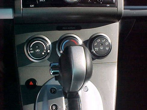 Used 2010 Nissan Sentra 2.0 SR image 22