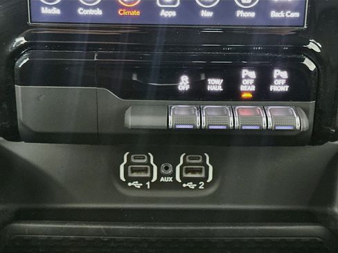 Used 2020 RAM 1500 Laramie w/ Sport Appearance Package AWD/4WD image 26