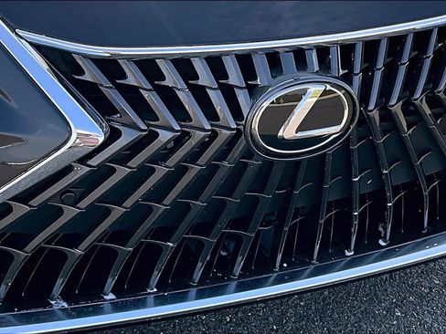 Used 2024 Lexus ES 300h w/ Premium Package image 30