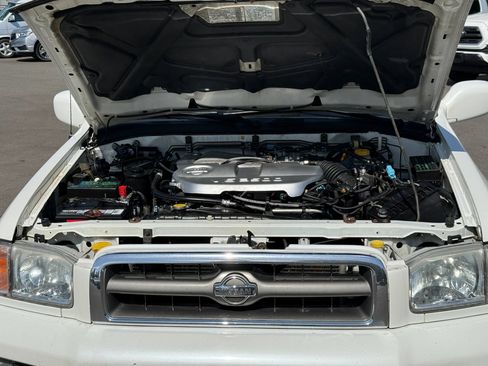 Used 2001 Nissan Pathfinder LE AWD/4WD image 10