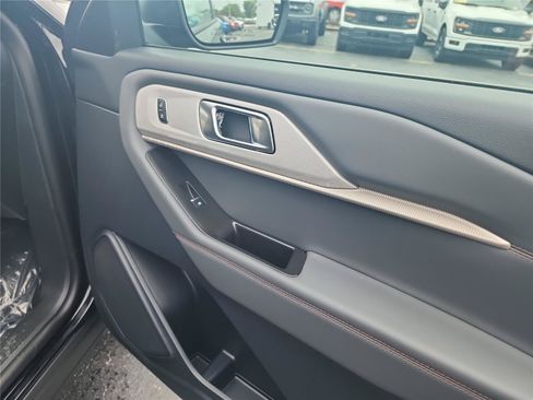New 2026 Ford Explorer Active RWD image 22