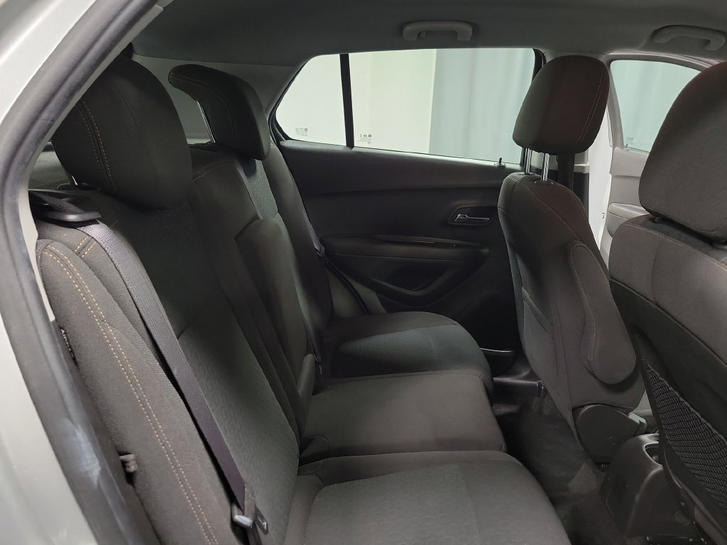 Used 2017 Chevrolet Trax LS AWD/4WD image 29