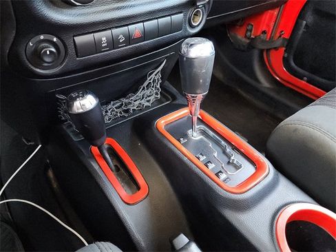 Used 2012 Jeep Wrangler Unlimited Sport image 27