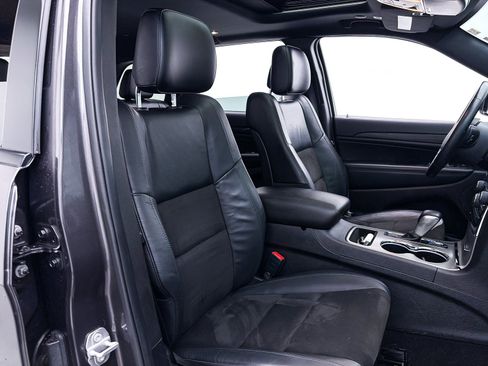 Used 2021 Jeep Grand Cherokee Laredo X image 35